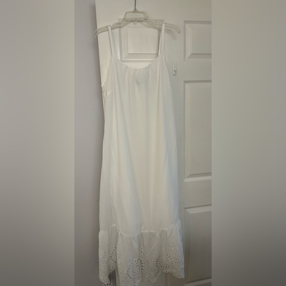 New White Spaghetti Strap Maxi Dress with Eyelet bottom  sz 16 City Chic